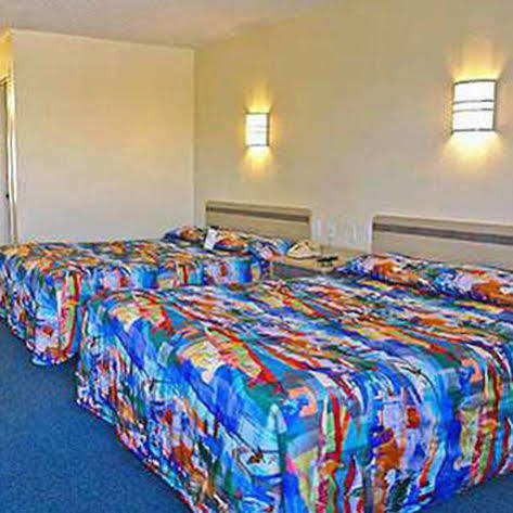 Super 6 Inn & Suites Pensacola Ferry Pass Phòng bức ảnh
