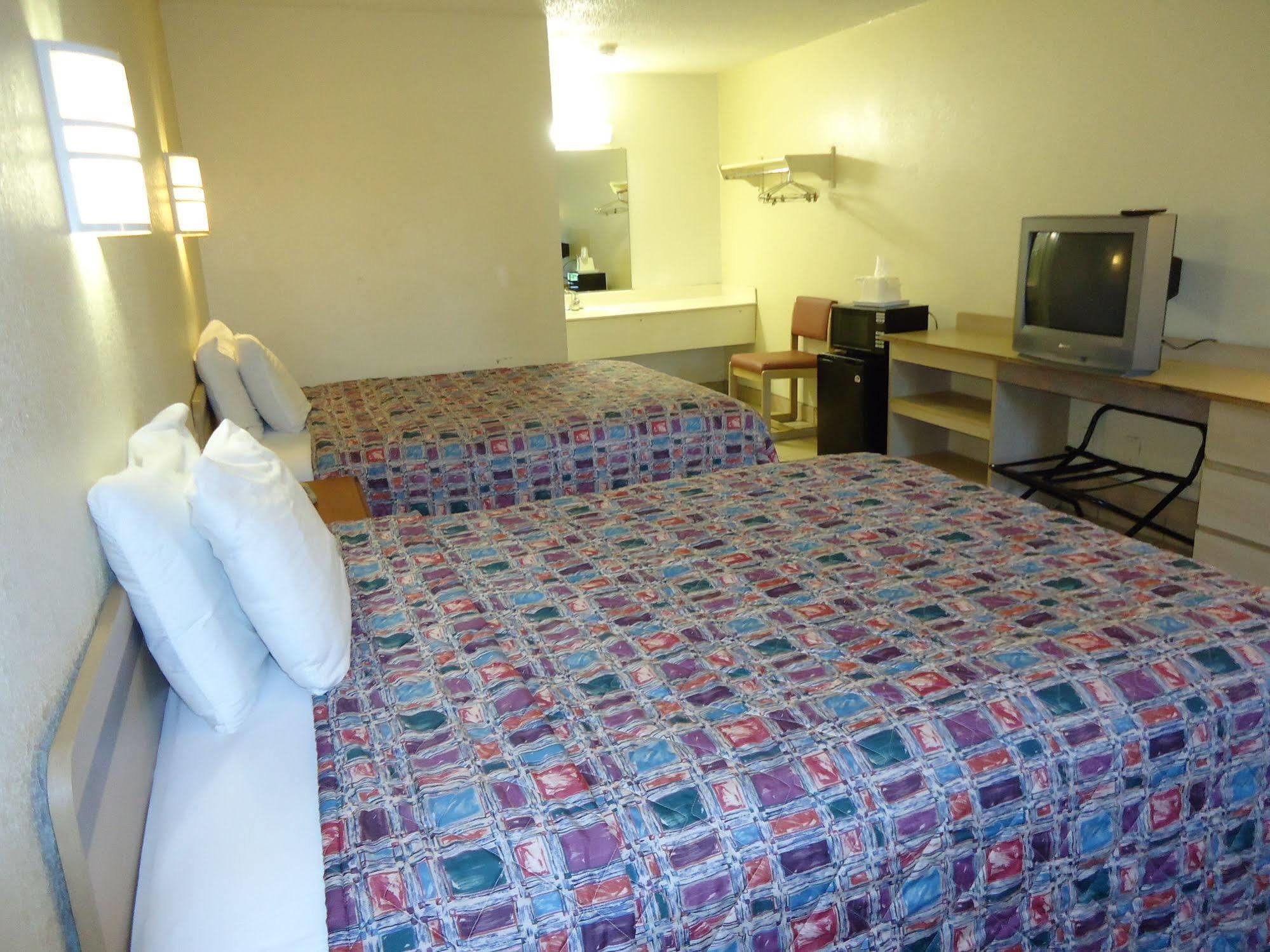 Super 6 Inn & Suites Pensacola Ferry Pass Ngoại thất bức ảnh