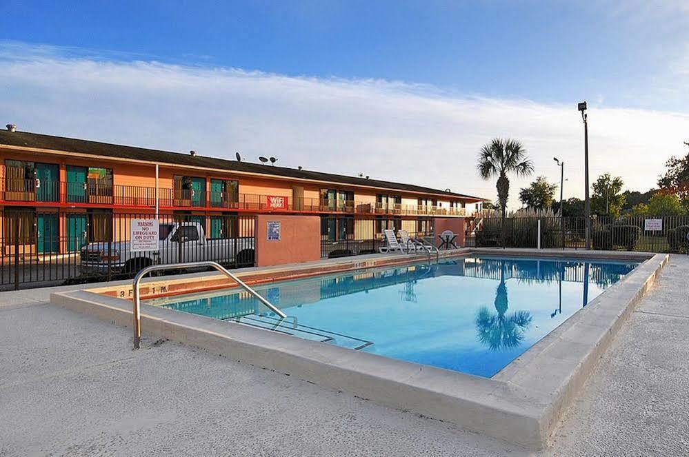 Super 6 Inn & Suites Pensacola Ferry Pass Ngoại thất bức ảnh