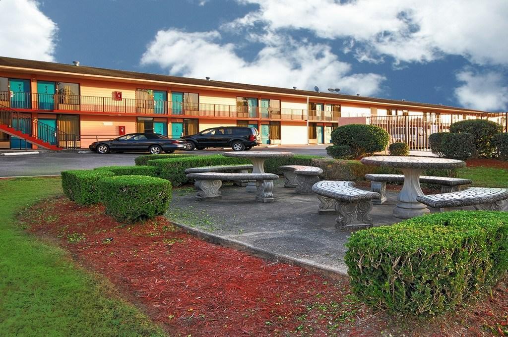 Super 6 Inn & Suites Pensacola Ferry Pass Ngoại thất bức ảnh