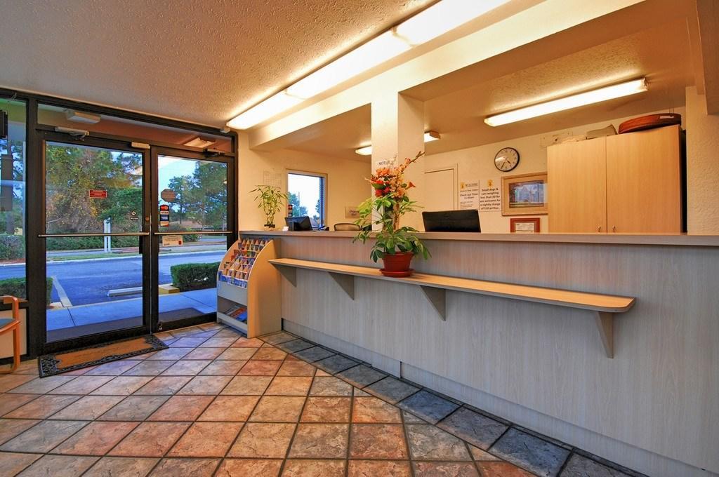 Super 6 Inn & Suites Pensacola Ferry Pass Ngoại thất bức ảnh