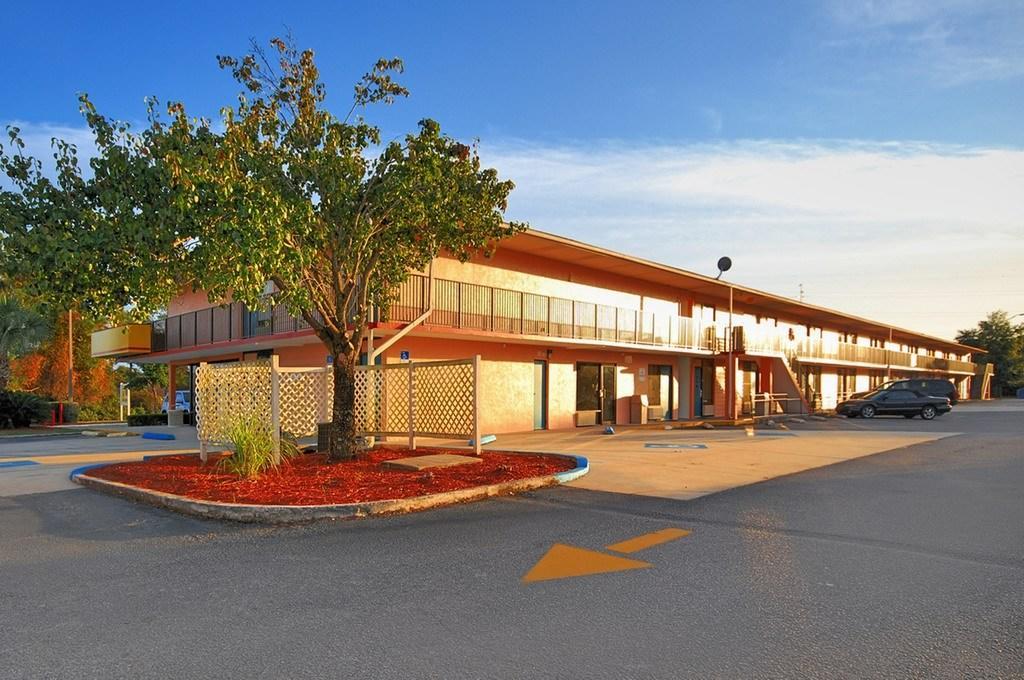 Super 6 Inn & Suites Pensacola Ferry Pass Ngoại thất bức ảnh